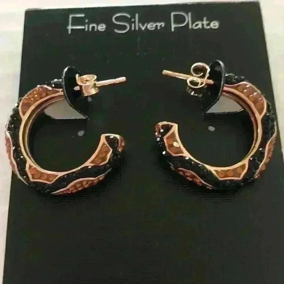 Essential new Multi Crystal Animal Print Hoops - Picture 4 of 8